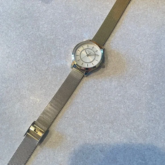 30mm Wonderlust Ivory & Gold Mesh Watch, brand new comes with box. - Picture 5 of 8